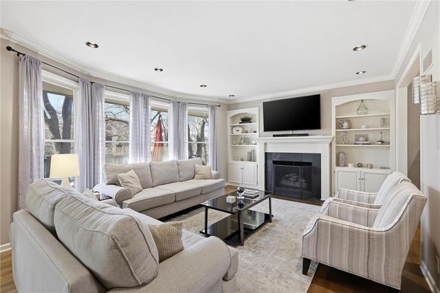 11512 Noland Street, Overland Park, KS 66210