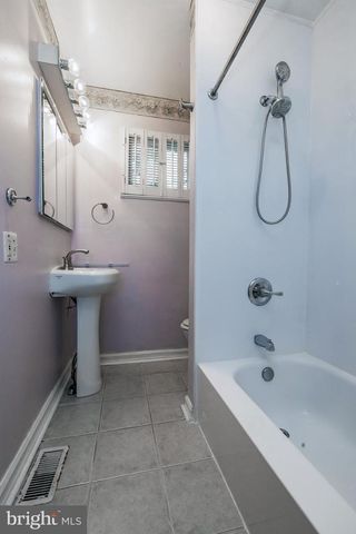 1025 MARKET ST, Gloucester City, NJ 08030