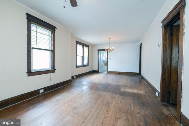 1025 MARKET ST, Gloucester City, NJ 08030