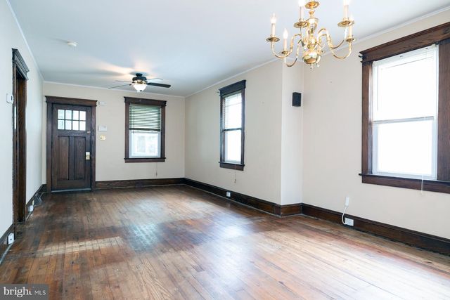1025 MARKET ST, Gloucester City, NJ 08030