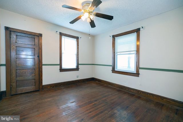 1025 MARKET ST, Gloucester City, NJ 08030