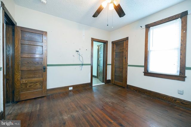 1025 MARKET ST, Gloucester City, NJ 08030