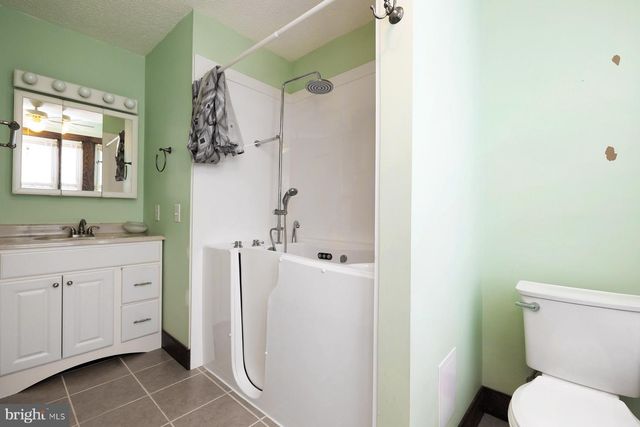 1025 MARKET ST, Gloucester City, NJ 08030