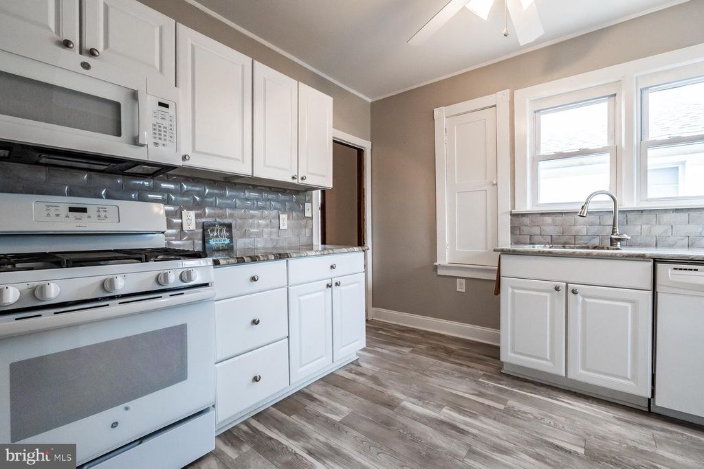 1025 MARKET ST, GLOUCESTER CITY, NJ 08030 — photo 3