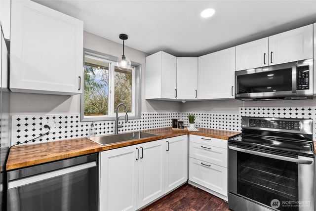 1008 Skyridge Street SE, Lacey, WA 98503