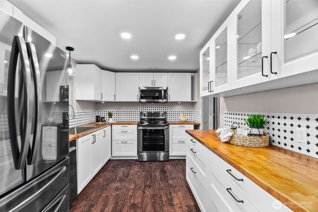 1008 Skyridge Street SE, Lacey, WA 98503