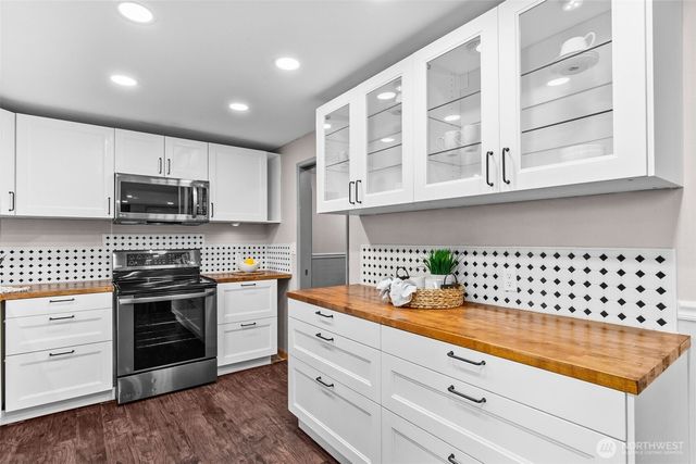 1008 Skyridge Street SE, Lacey, WA 98503