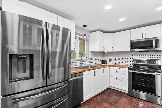 1008 Skyridge Street SE, Lacey, WA 98503