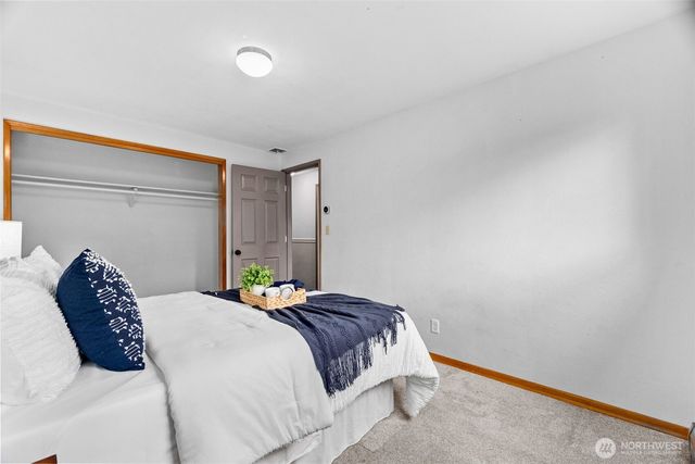 1008 Skyridge Street SE, Lacey, WA 98503