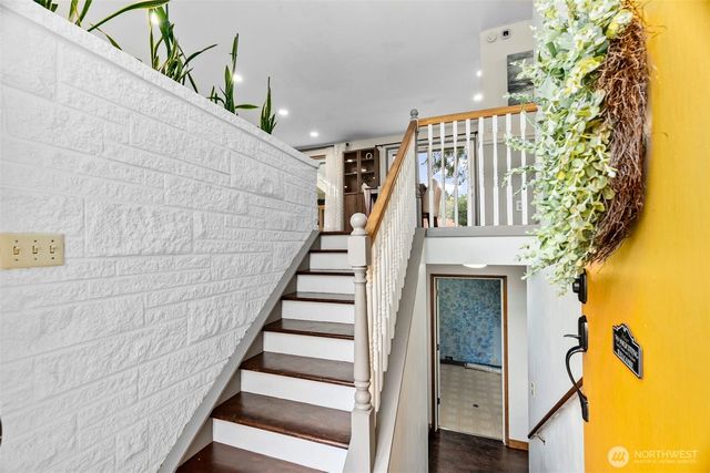 1008 Skyridge Street SE, Lacey, WA 98503