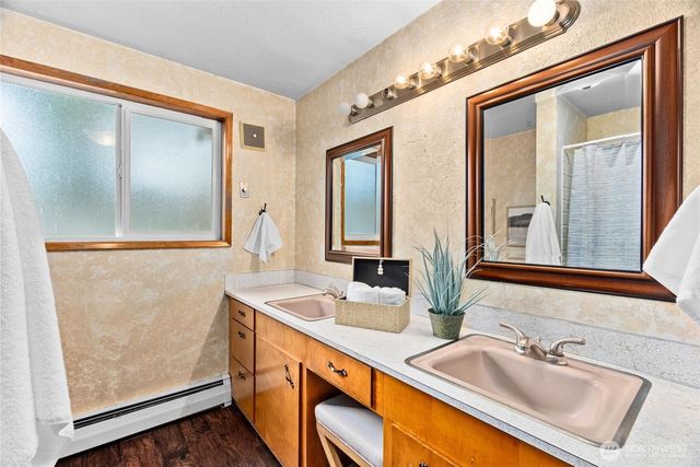 1008 Skyridge Street SE, Lacey, WA 98503