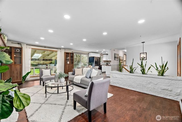 1008 Skyridge Street SE, Lacey, WA 98503