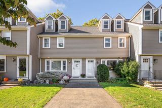 173 Merrimack Meadows Ln 162, Tewksbury, MA 01876