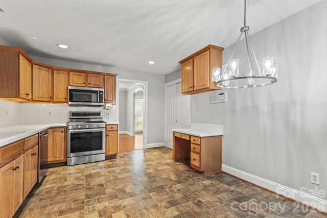 6116 Old Providence Road, Charlotte, NC 28226