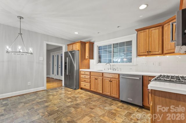 6116 Old Providence Road, Charlotte, NC 28226