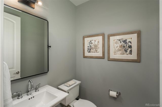 10605 Autumnsong Court, Highlands Ranch, CO 80126