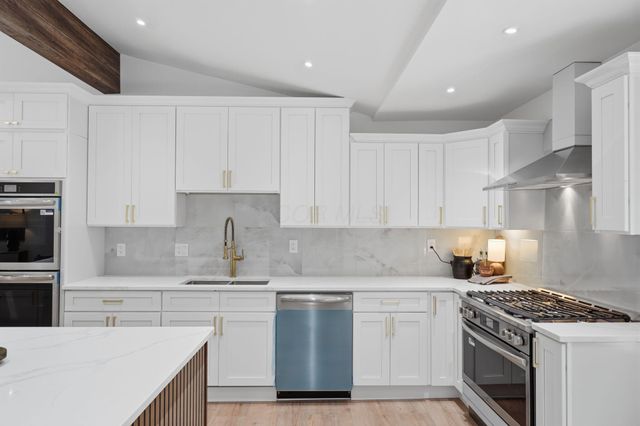 893 Singing Hills Lane, Columbus, OH 43235