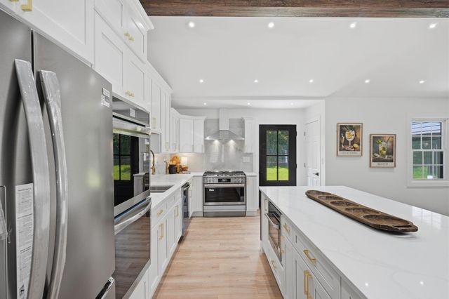 893 Singing Hills Lane, Columbus, OH 43235