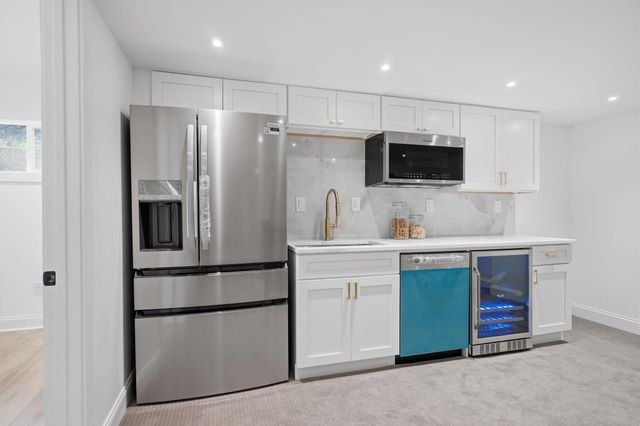 893 Singing Hills Lane, Columbus, OH 43235