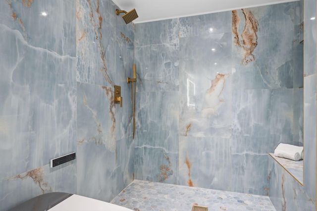 893 Singing Hills Lane, Columbus, OH 43235