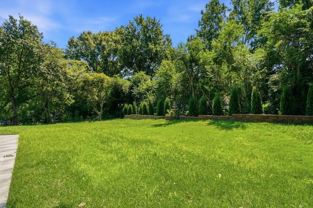 893 Singing Hills Lane, Columbus, OH 43235