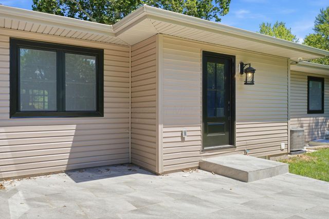 893 Singing Hills Lane, Columbus, OH 43235