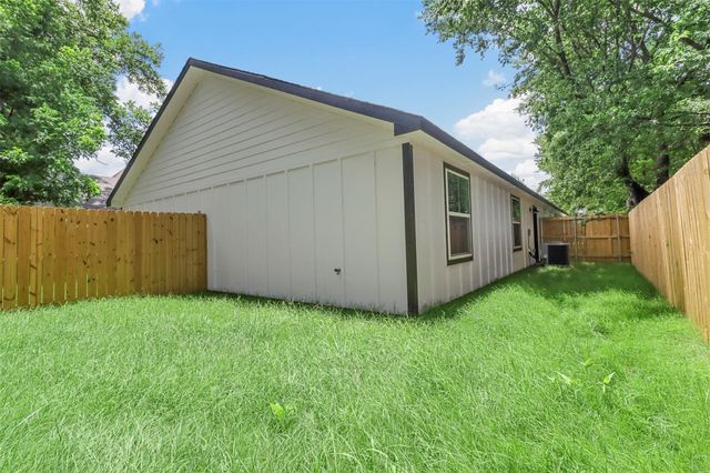 408 W 6th Street 2, Bonham, TX 75418