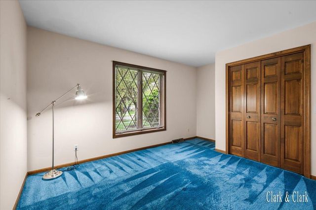 2220 Mission Hills Drive SE, Grand Rapids, MI 49546