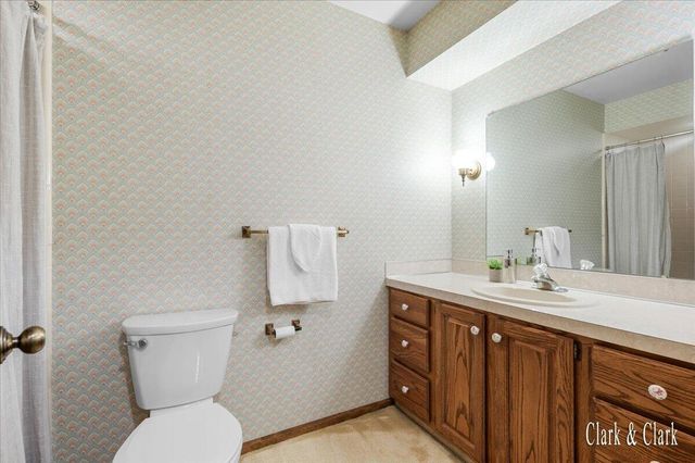 2220 Mission Hills Drive SE, Grand Rapids, MI 49546