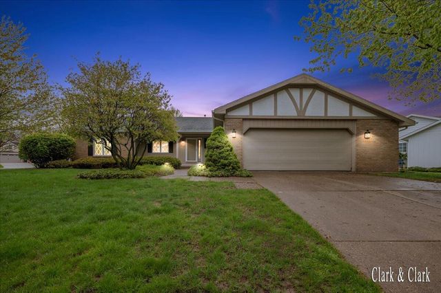 2220 Mission Hills Drive SE, Grand Rapids, MI 49546