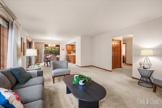 2220 Mission Hills Drive SE, Grand Rapids, MI 49546
