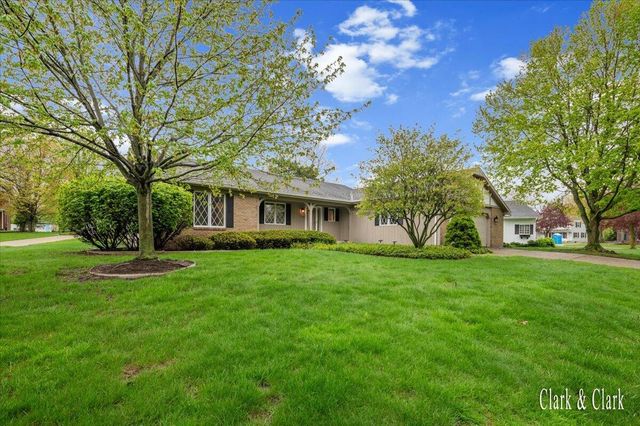 2220 Mission Hills Drive SE, Grand Rapids, MI 49546