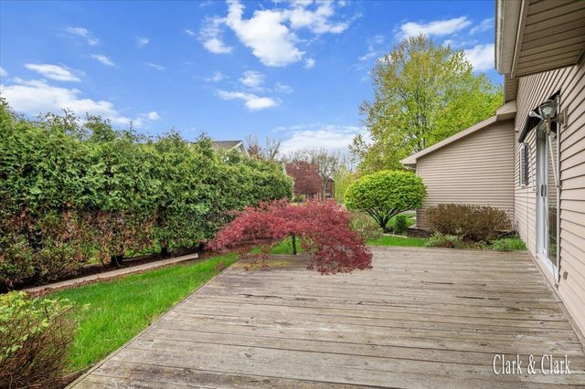 2220 Mission Hills Drive SE, Grand Rapids, MI 49546
