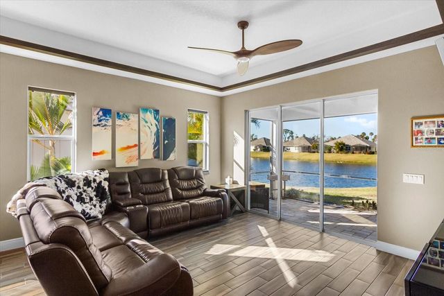 7612 ALUMNI TRAIL, Sarasota, FL 34243