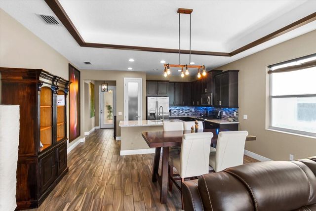 7612 ALUMNI TRAIL, Sarasota, FL 34243