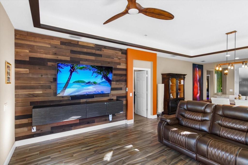 Image 23 of property listing at 7612 ALUMNI TRAIL, Sarasota, FL 34243