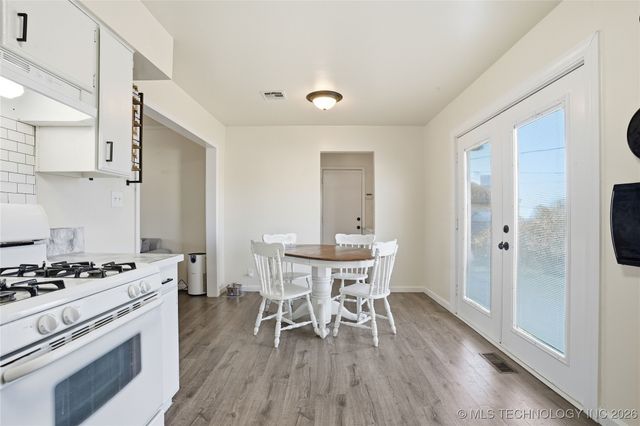 105 W 32nd Street, Sand Springs, OK 74063