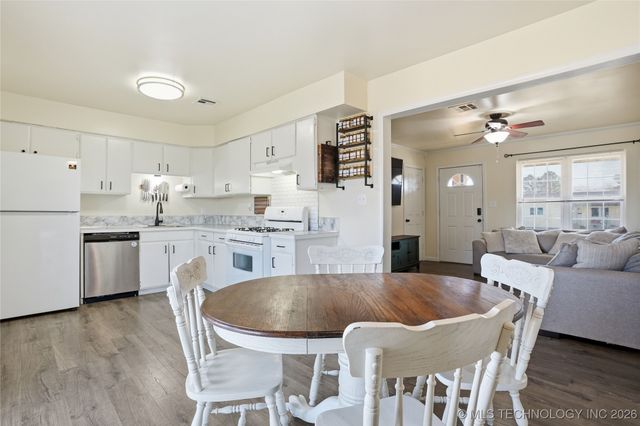 105 W 32nd Street, Sand Springs, OK 74063