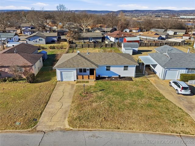 105 W 32nd Street, Sand Springs, OK 74063