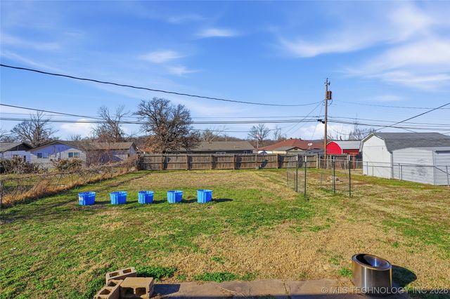 105 W 32nd Street, Sand Springs, OK 74063