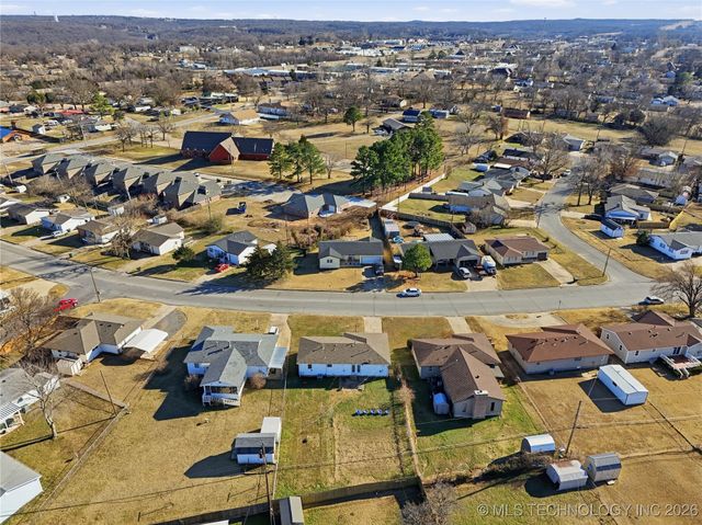 105 W 32nd Street, Sand Springs, OK 74063