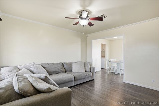 105 W 32nd Street, Sand Springs, OK 74063