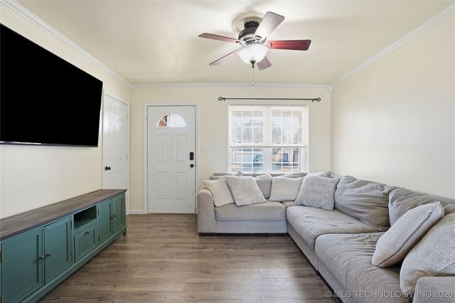 105 W 32nd Street, Sand Springs, OK 74063