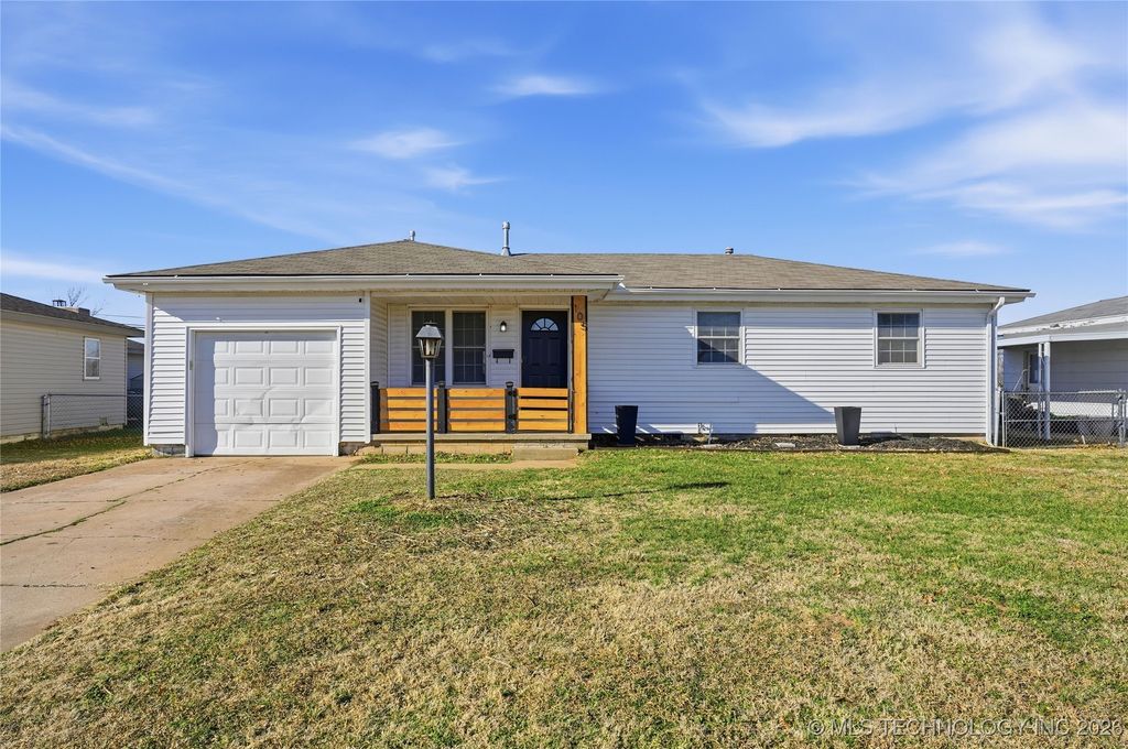 105 W 32nd Street, Sand Springs, OK 74063