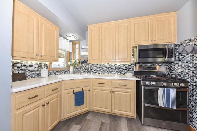 3669 S 81st STREET, Milwaukee, WI 53220