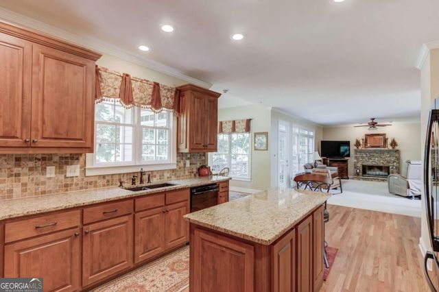 4121 Holcomb Creek Drive, Buford, GA 30519