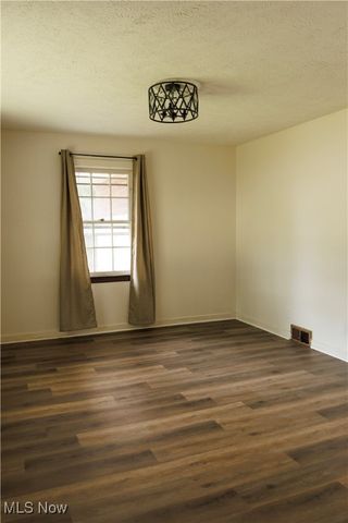 83 Beechwood Drive, Youngstown, OH 44512