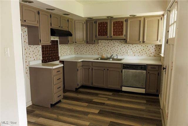 83 Beechwood Drive, Youngstown, OH 44512