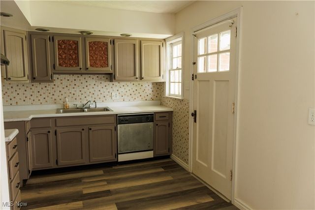 83 Beechwood Drive, Youngstown, OH 44512