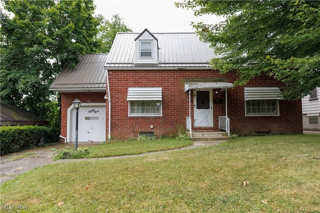 83 Beechwood Drive, Youngstown, OH 44512